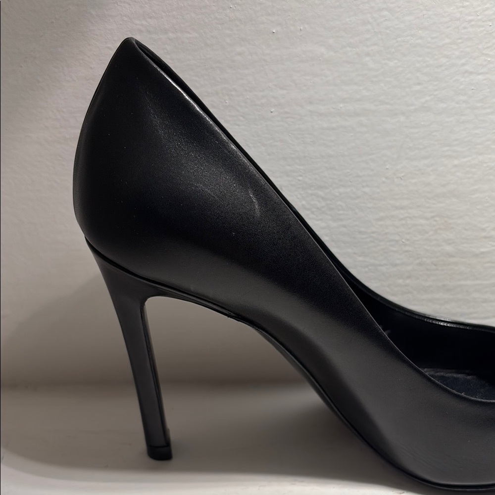 Louis Vuitton Black and Silver High Heels Size 4.5 US or Size 34. - Picture 9 of 17
